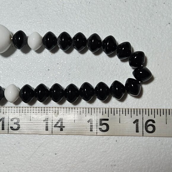Vintage Elegant Black White Beaded Necklace Retro 50s 60s Fashion Jewelry Women - Picture 4 of 4